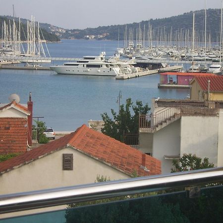 Apartments Villa Erik Rogoznica  Ruang foto