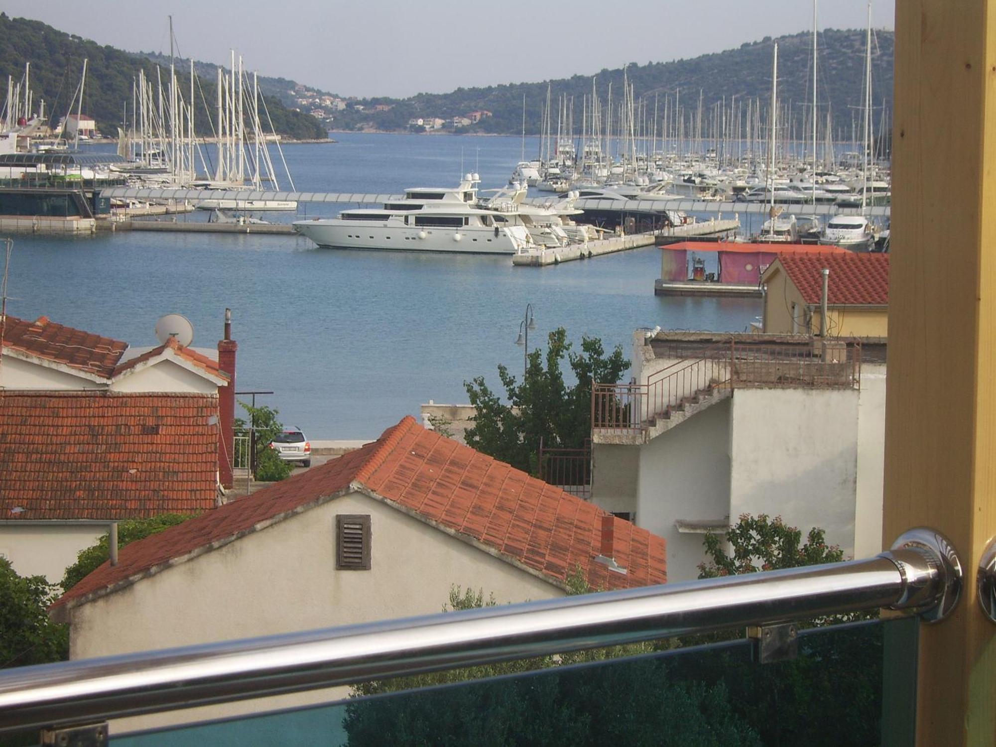 Apartments Villa Erik Rogoznica  Ruang foto