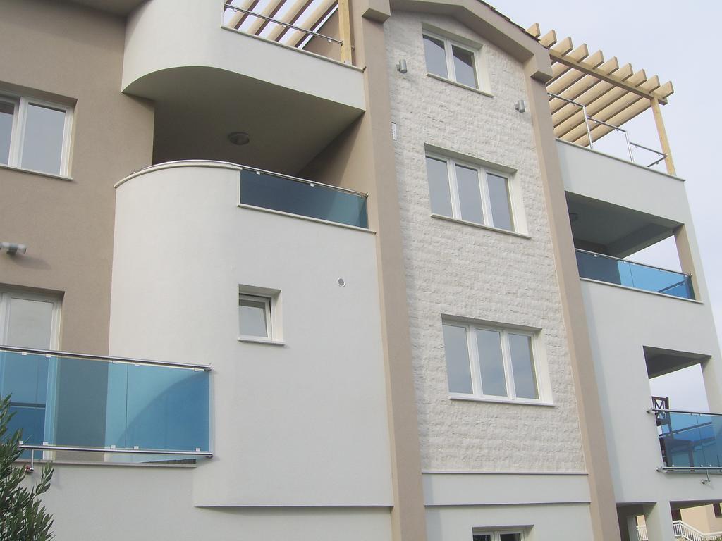 Apartments Villa Erik Rogoznica  Bagian luar foto