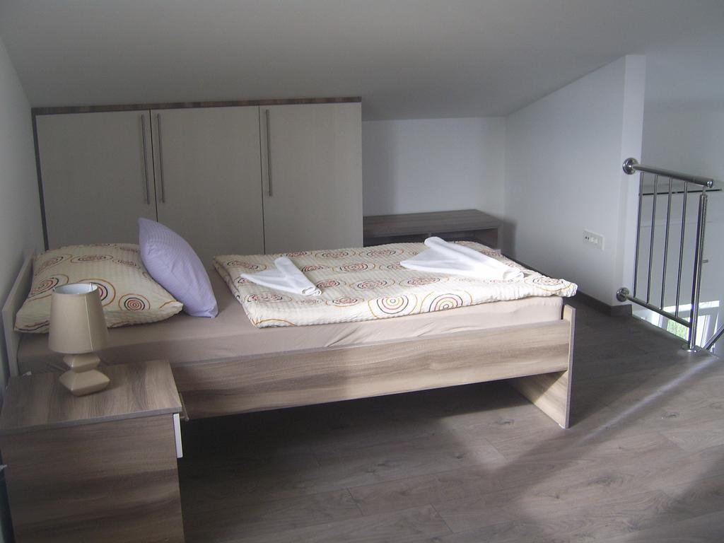 Apartments Villa Erik Rogoznica  Ruang foto